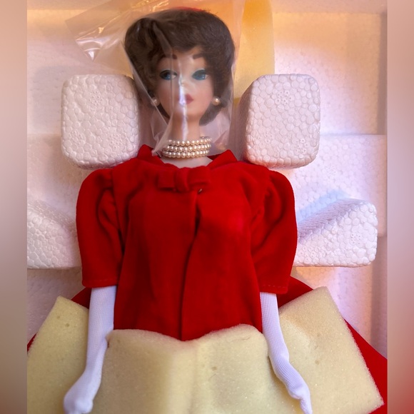 1962 Silken Flame Barbie (Brunette) - Picture 7 of 12